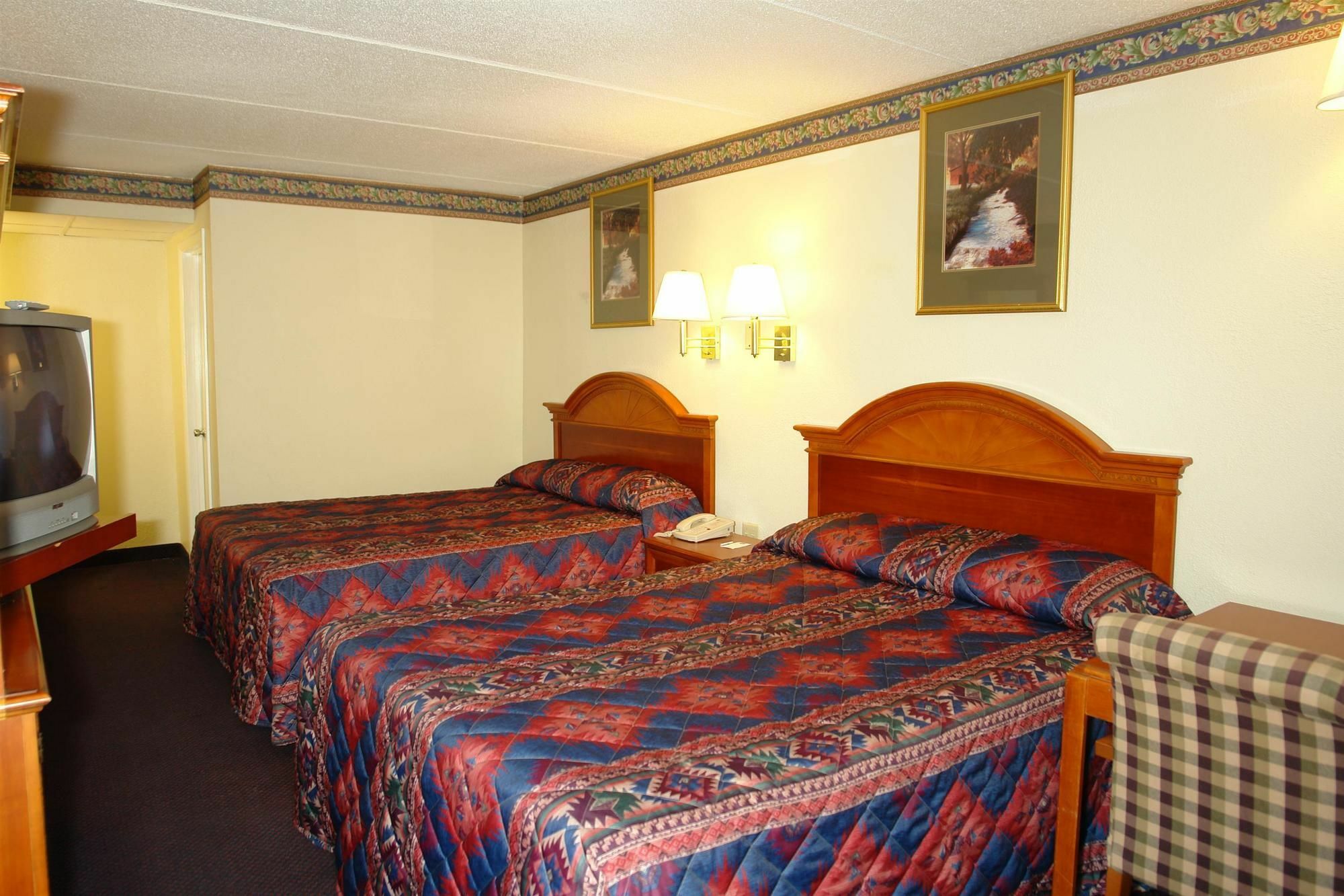 Days Inn By Wyndham Knoxville North Powell Bagian luar foto